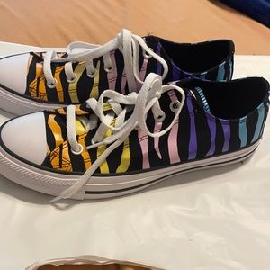 Converse shoes size 9 women